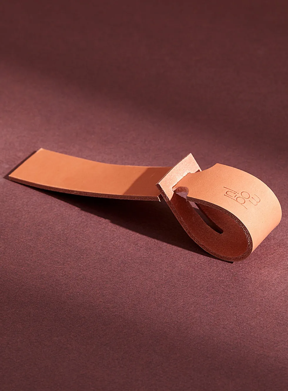 Leather luggage tag
