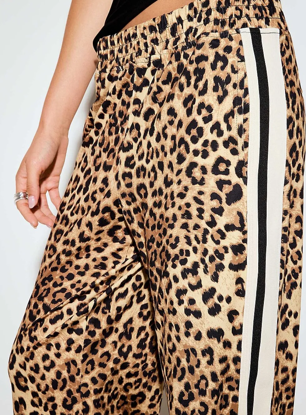 Leopard stripe-band straight pant