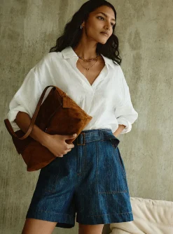 Lightweight denim belted short