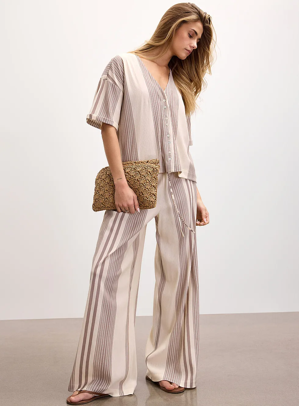 Lightweight piqué knit wide-leg pant