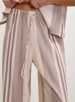 Lightweight piqué knit wide-leg pant
