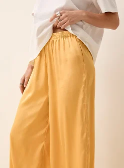 Lightweight satin wide-leg pant