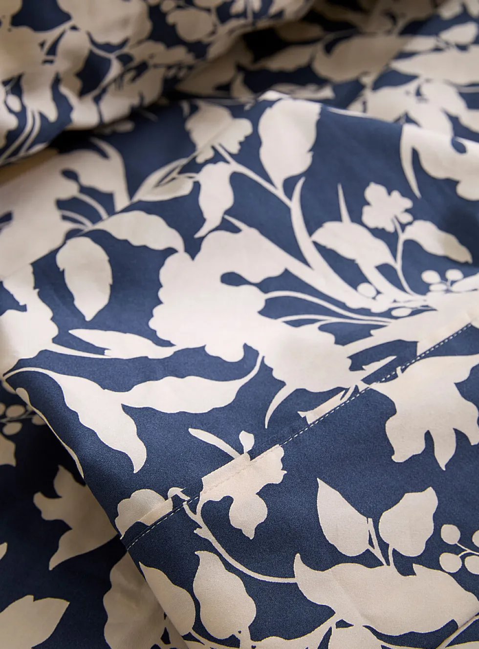 Lila floral poetry navy blue sheet set