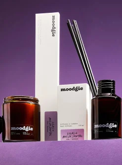 Lilac and Sandalwood scented candle