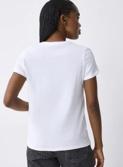 Little embroidery tee
