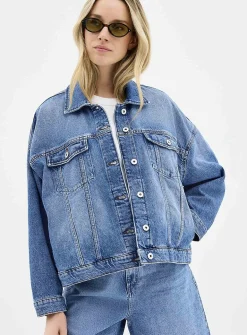 Loose denim jacket