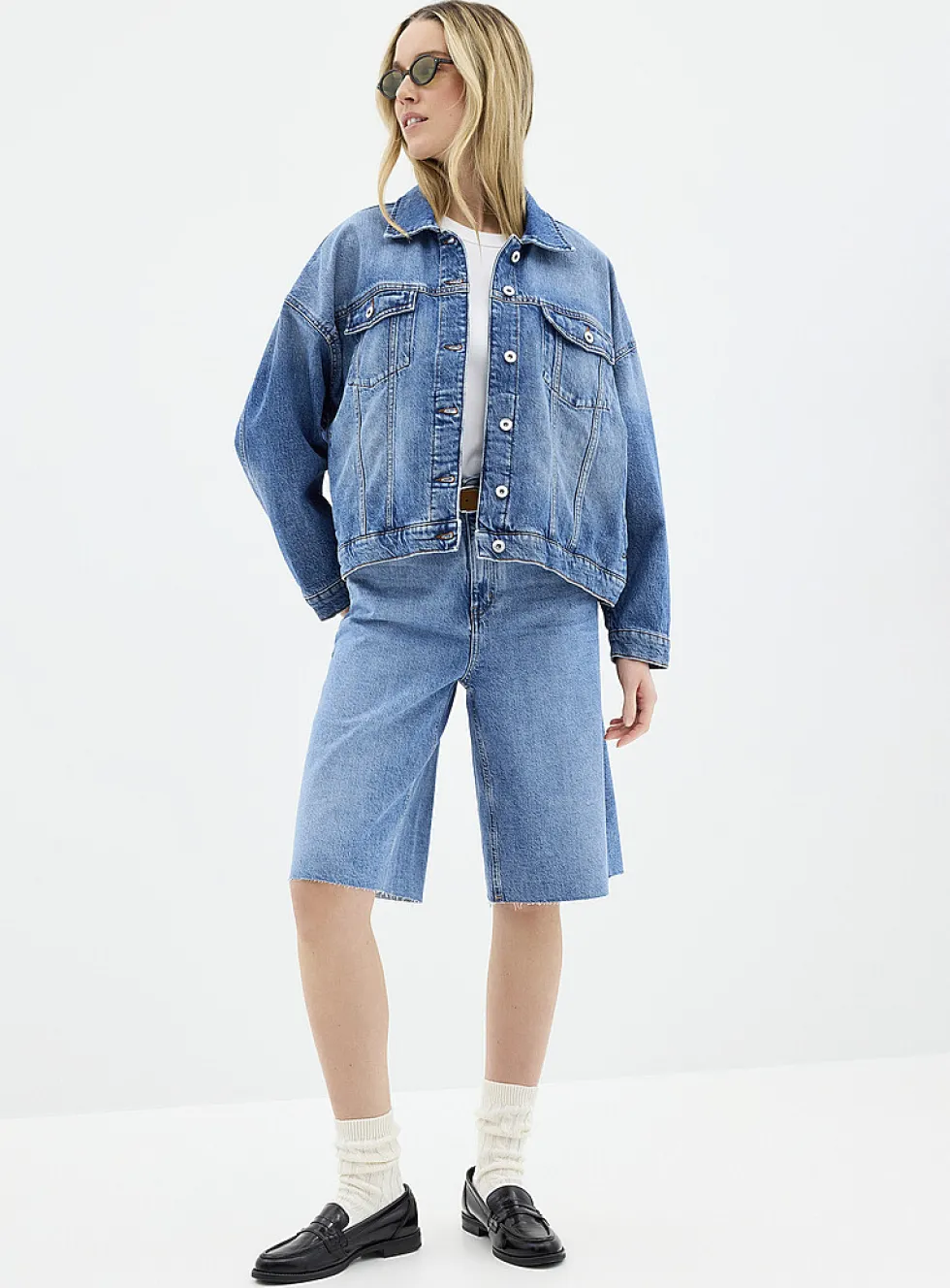 Loose denim jacket
