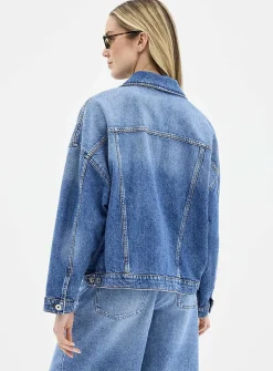 Loose denim jacket