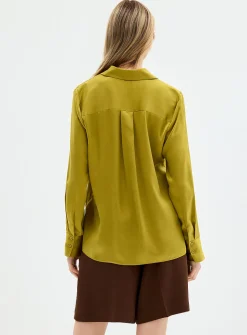 Loose fluid satin shirt