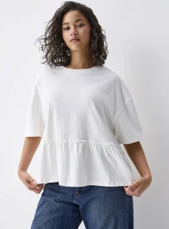 Loose ruffle tee