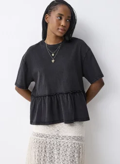 Loose ruffle tee