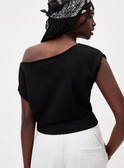 Loose-collar rolled-edge sweater