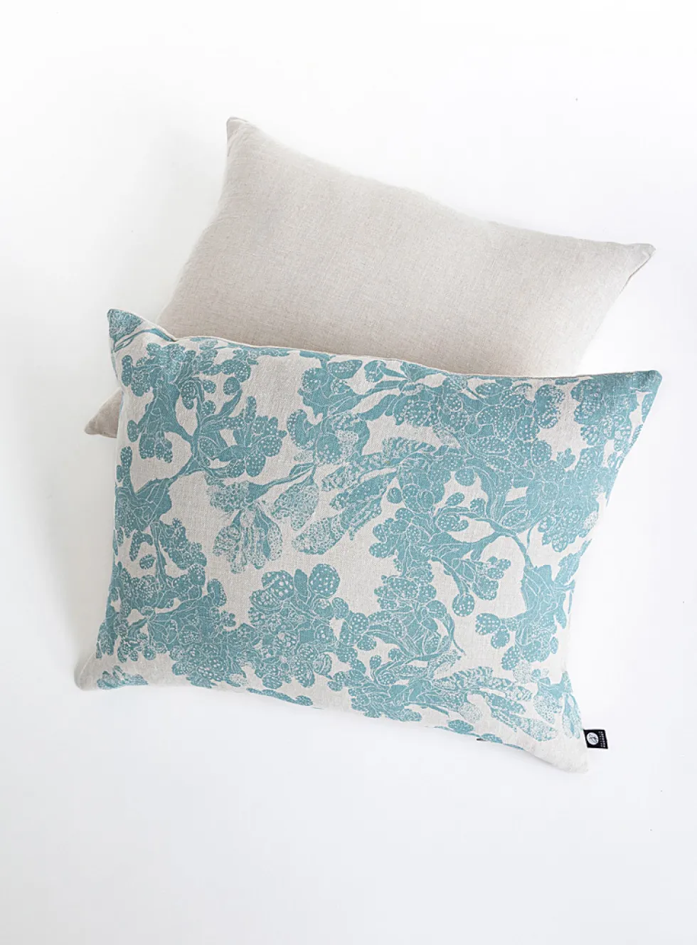 Low tide linen cushion