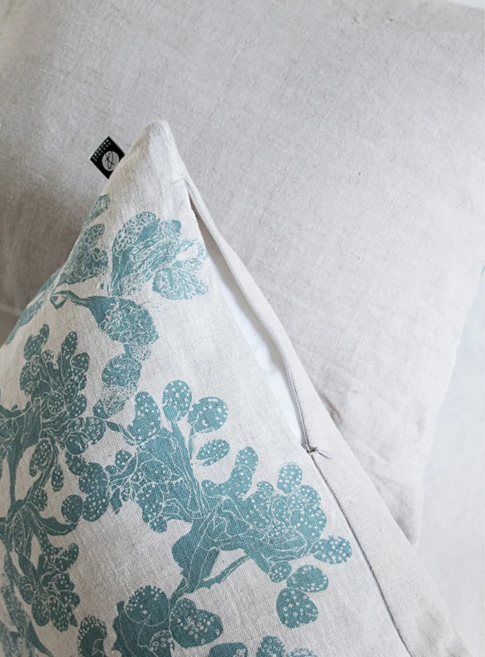 Low tide linen cushion