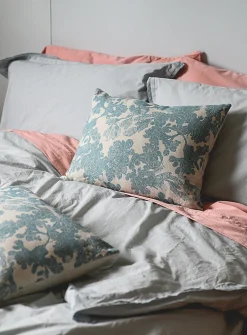 Low tide linen cushion
