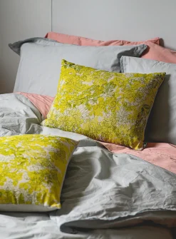 Low tide linen cushion