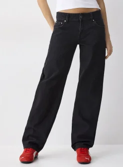 Low-rise straight-leg jean