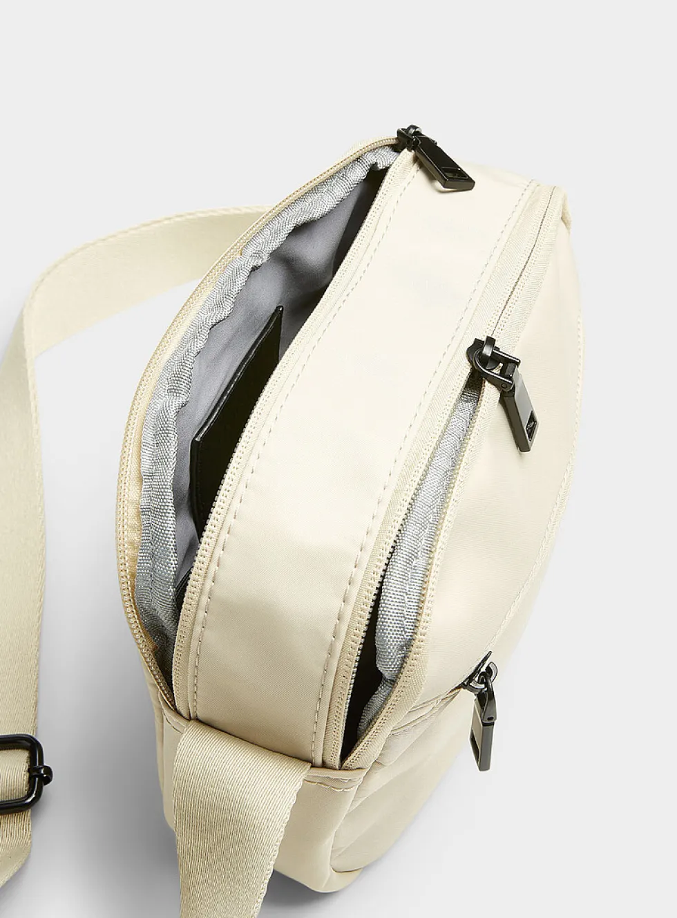 Luxurious fabric camera bag