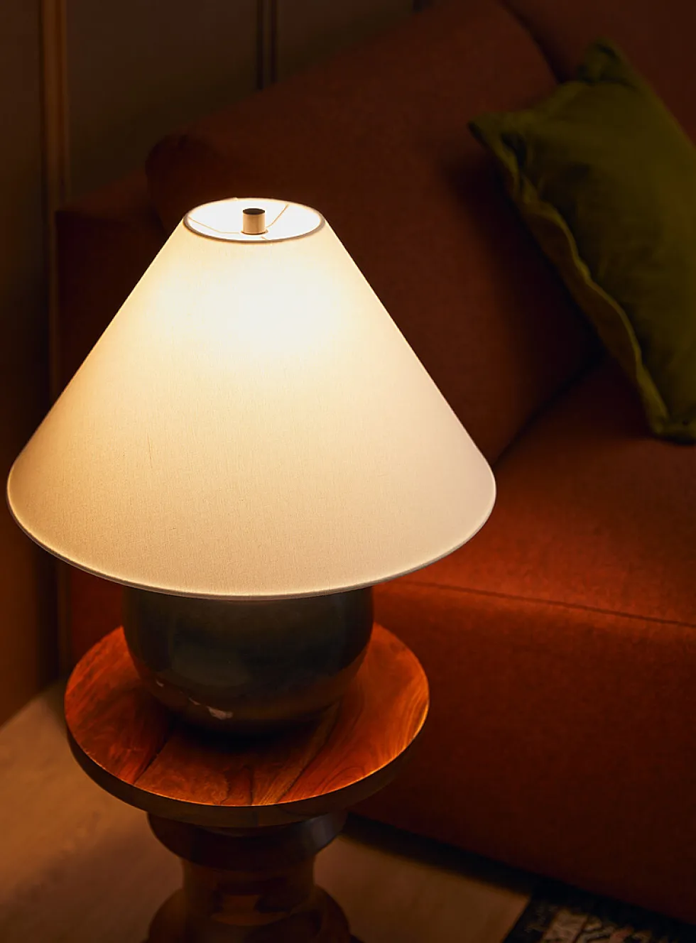 Marble spherical base table lamp