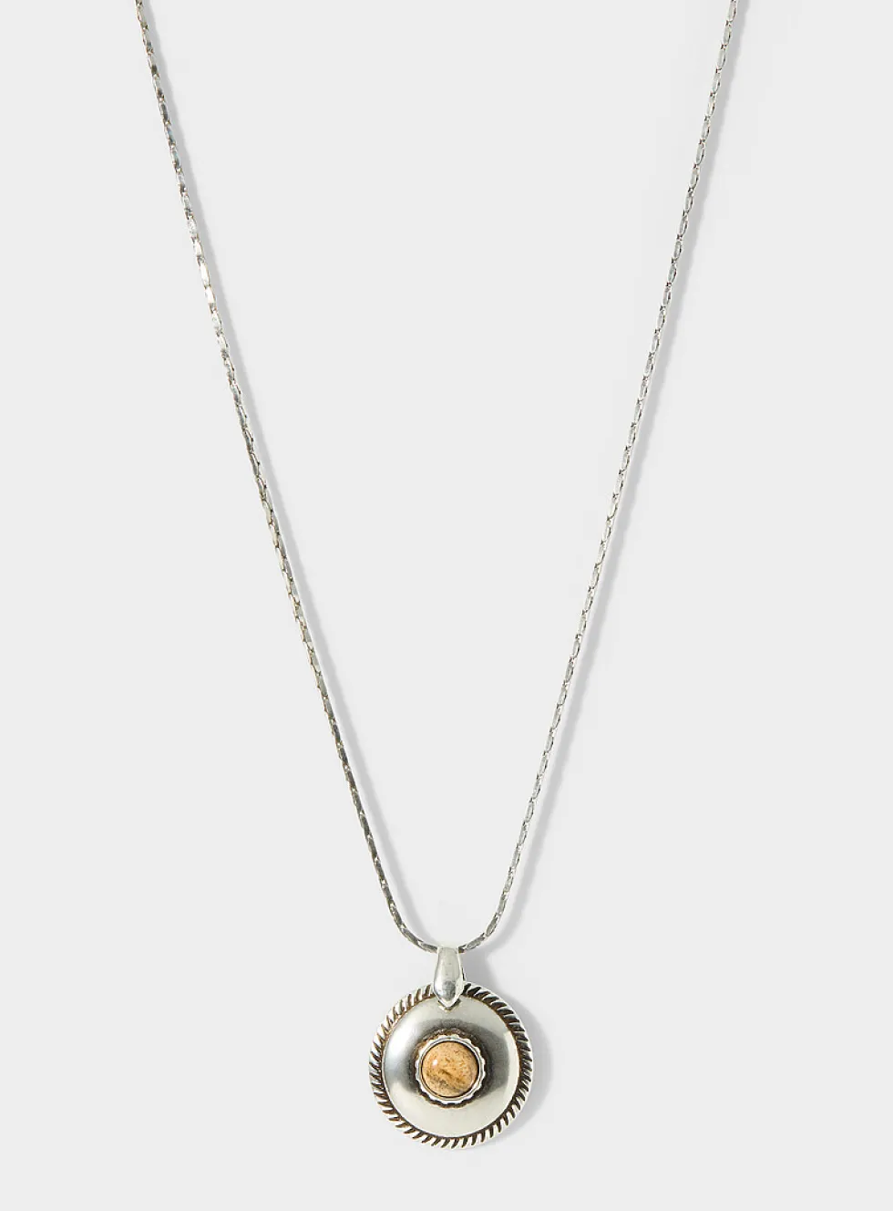Medallion pendant necklace