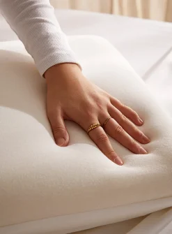 Memory foam pillow