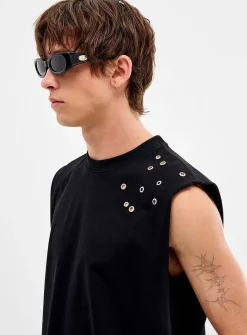 Metal eyelet muscle tee