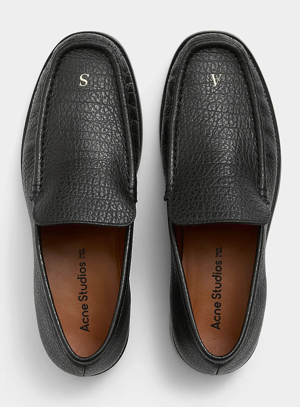 Metallic lettering pebbled leather loafers