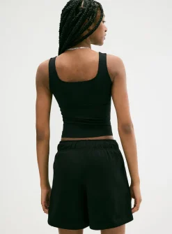 Mid-thigh fleece short