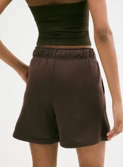 Mid-thigh fleece short