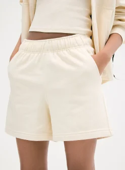 Mid-thigh fleece short