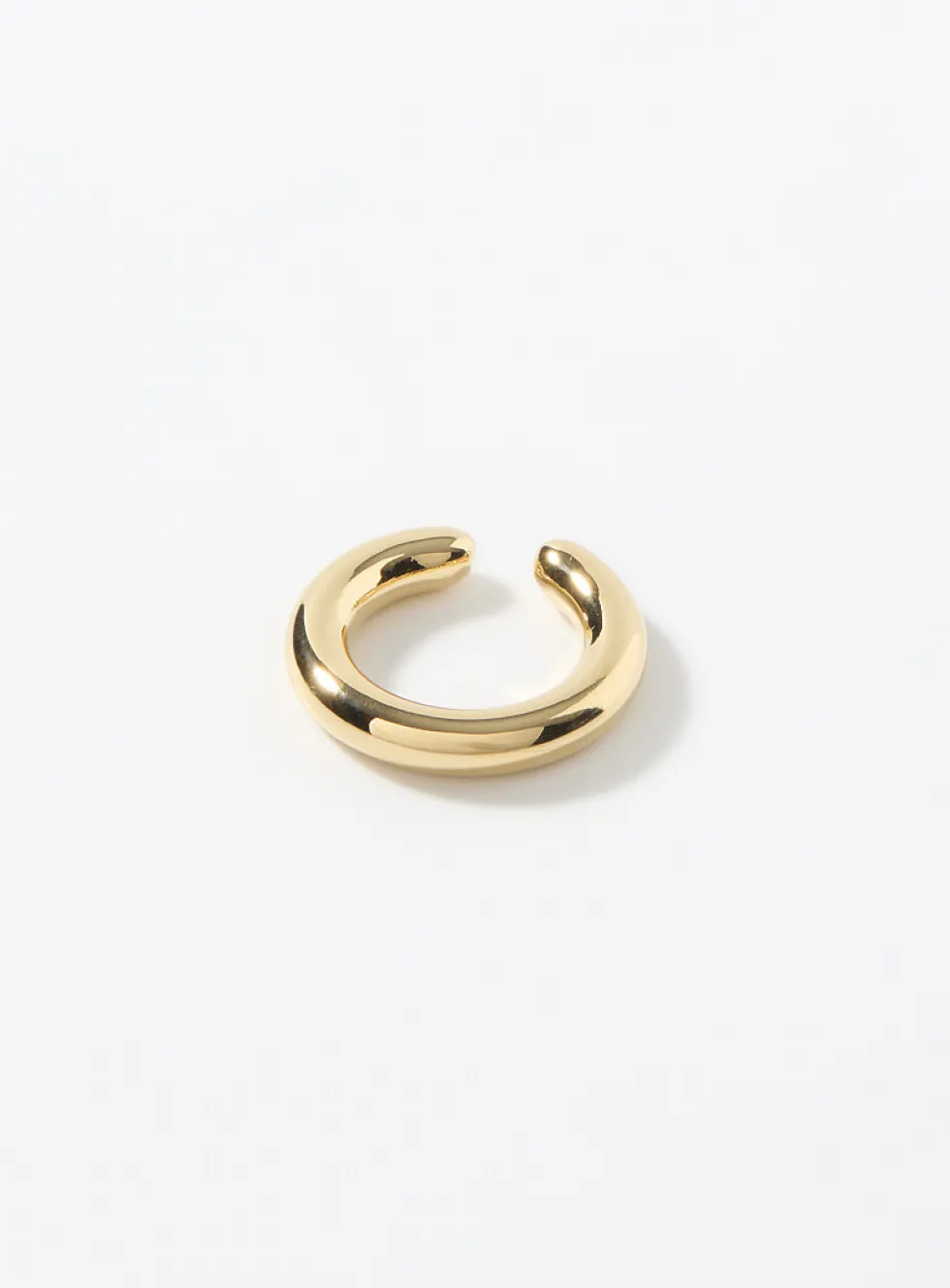 Minimalist gold ear cuff