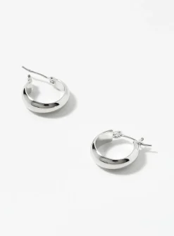 Minimalist small hoops