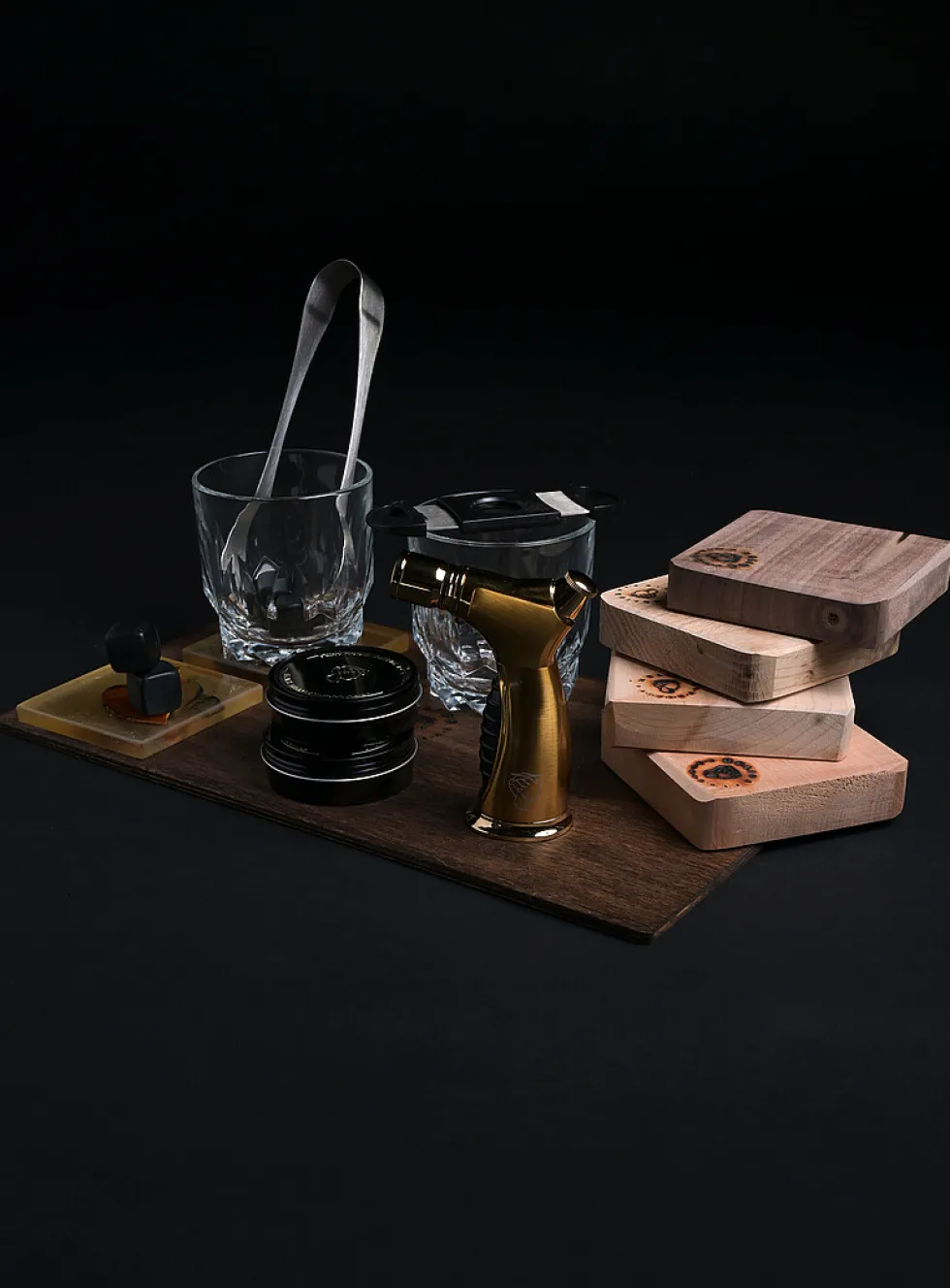 Mixology Master cocktail and food smoking gift set