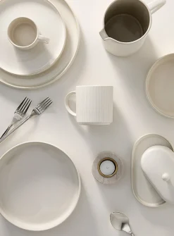 Modern grooved mug