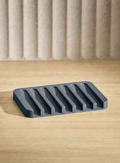 Monochrome silicone soap dish