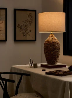 Natural rattan base table lamp