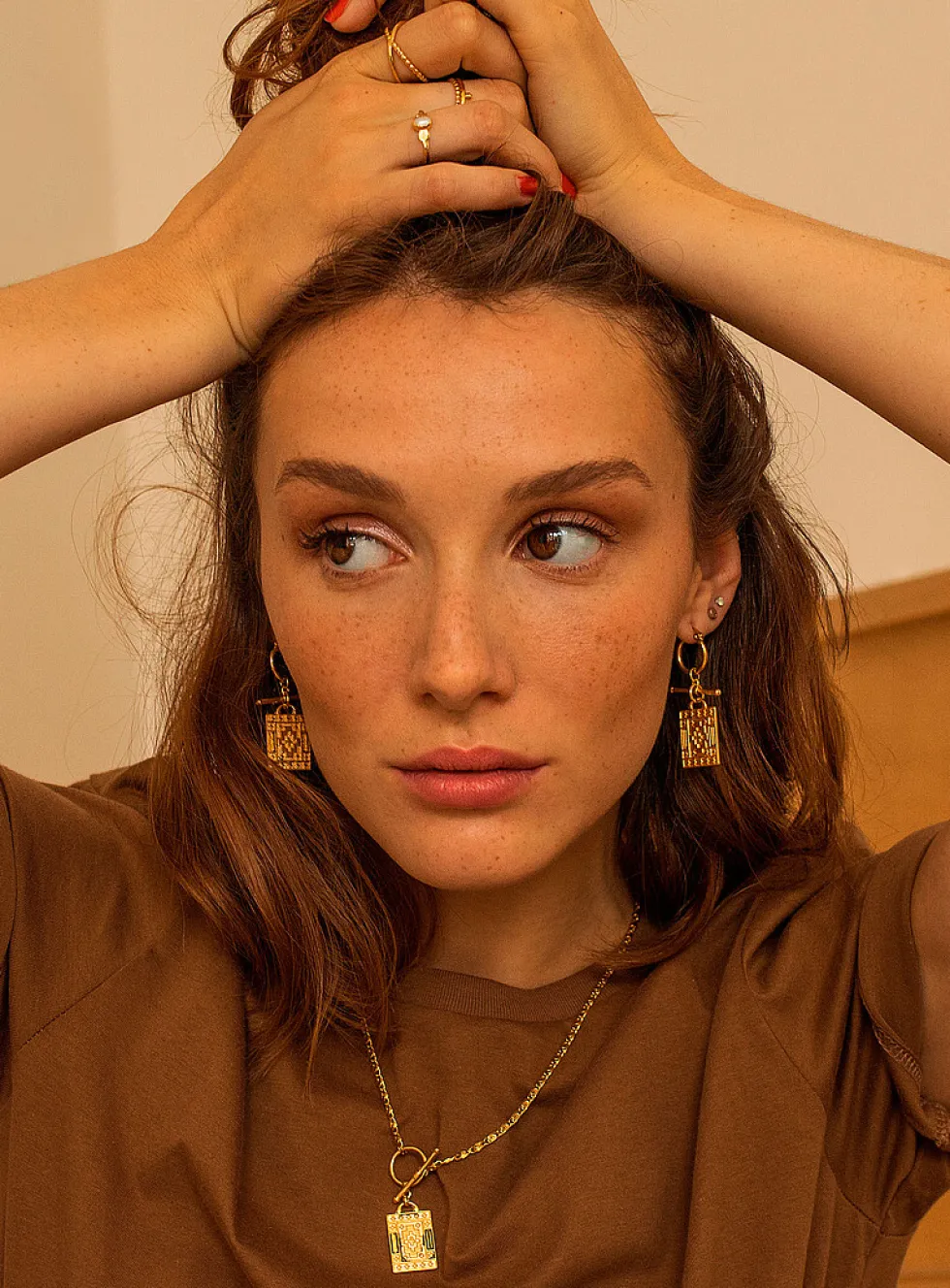 Navi gold earrings