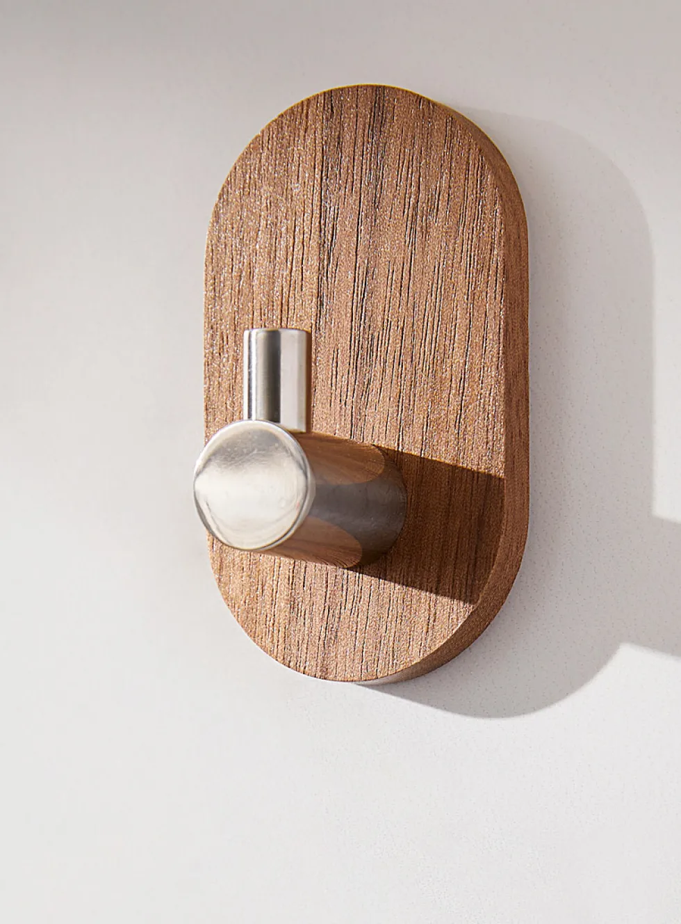 Oak adhesive hook