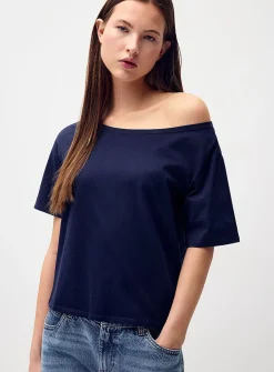 Off-the-shoulder T-shirt