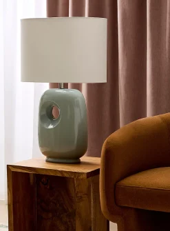 Openwork ceramic base table lamp