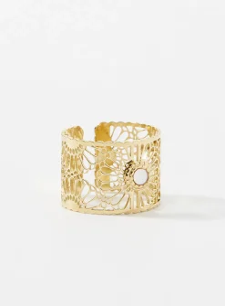 Openwork floral ring