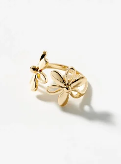 Openwork flower ring