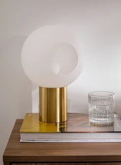 Openwork globe table lamp