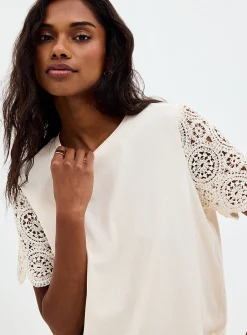 Organic cotton crocheted sleeve T-shirt