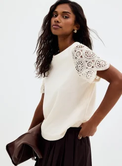 Organic cotton crocheted sleeve T-shirt