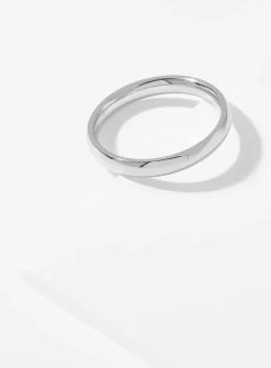 Oversized simplicity ring
