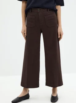 Patch pockets stretch denim pant