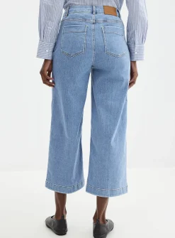 Patch-pocket stretch jean