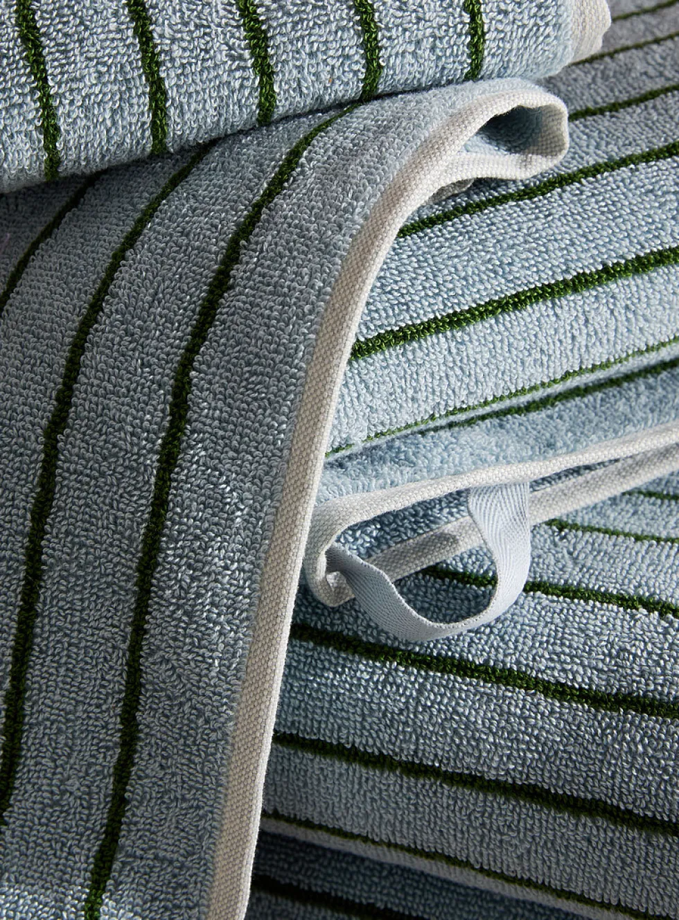 Pinstriped organic cotton towels