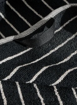 Pinstriped organic cotton towels
